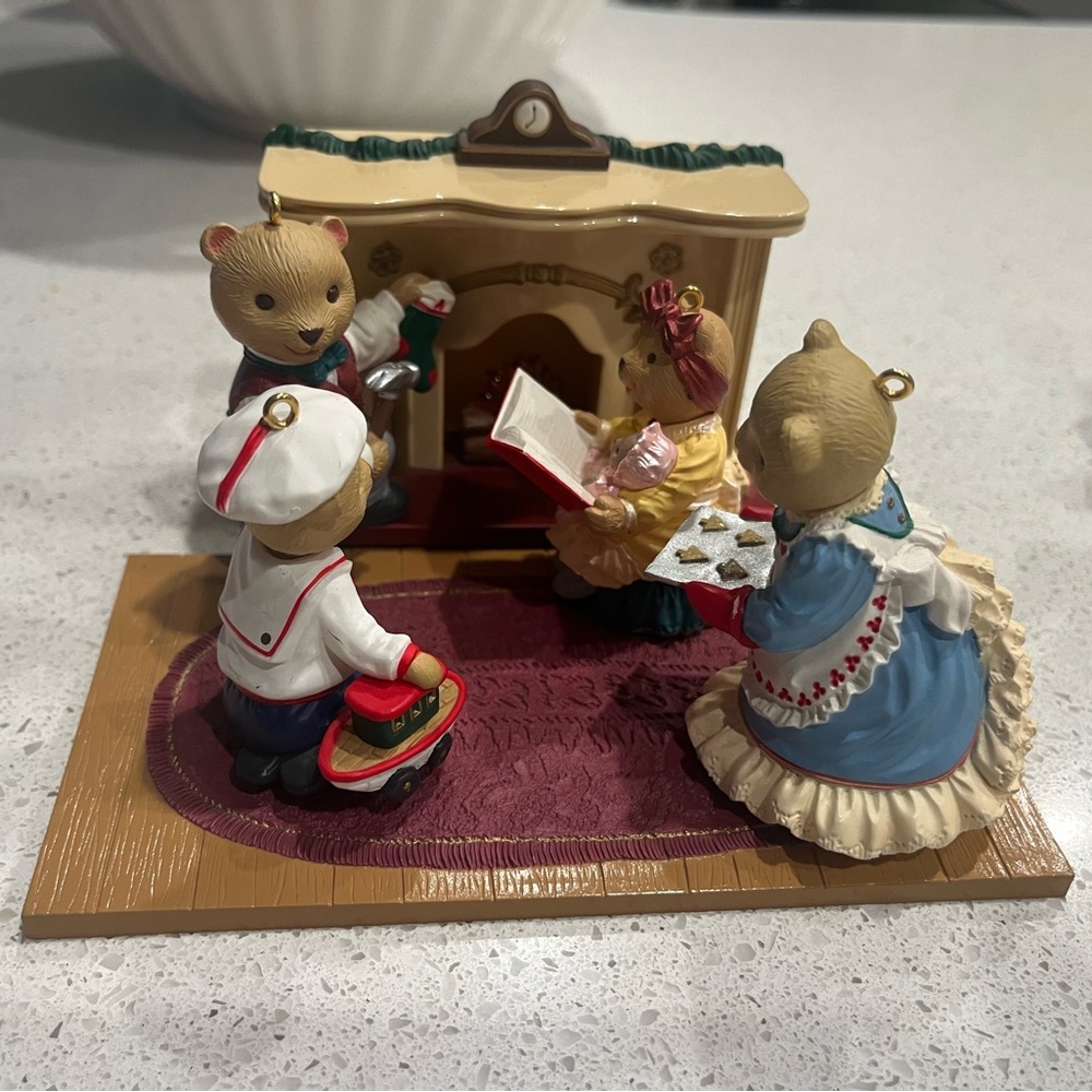 Bearingers Ornaments with lighted fireplace